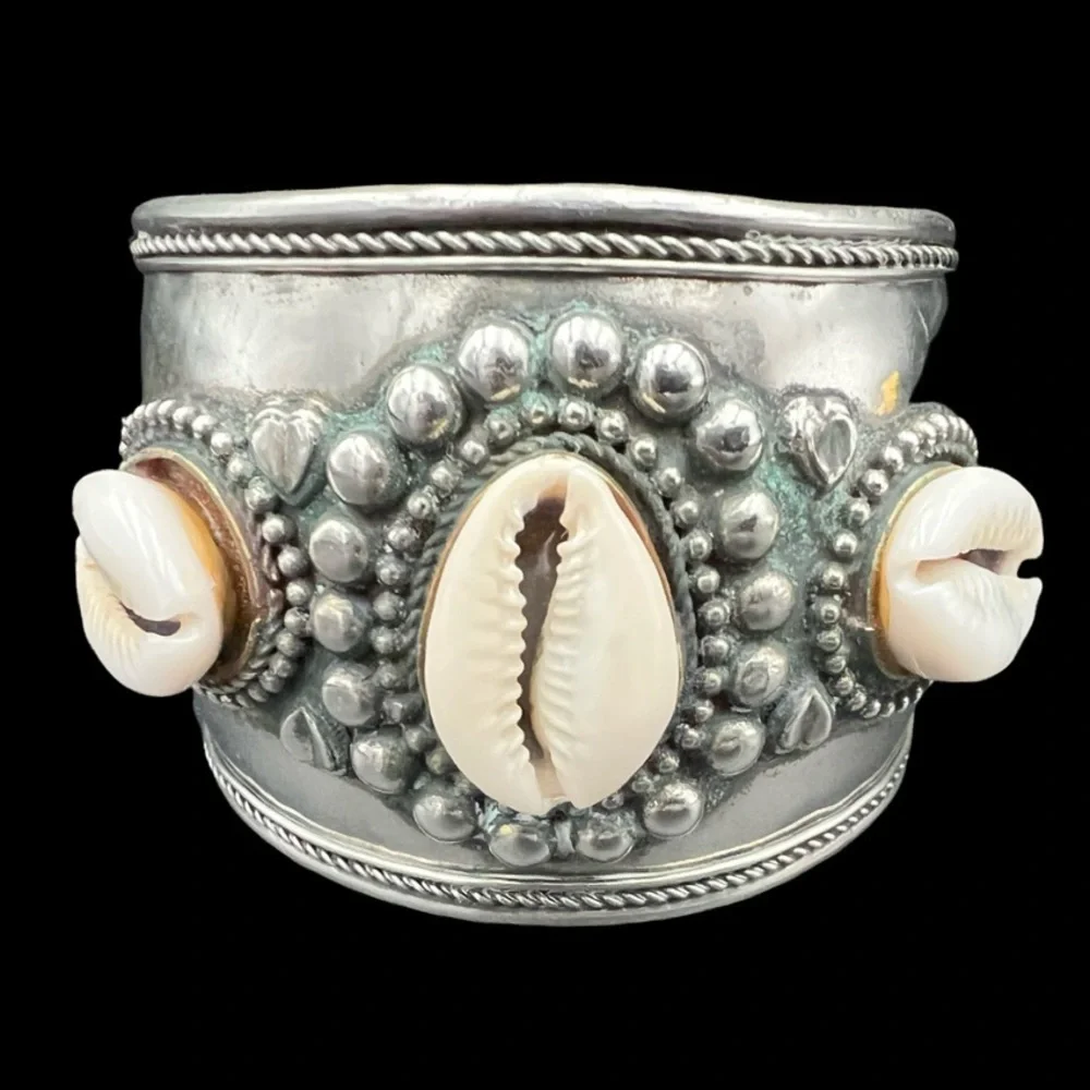 Wide Band Silver Cowrie Shell Bangle Bracelet - Picture 2 of 9
